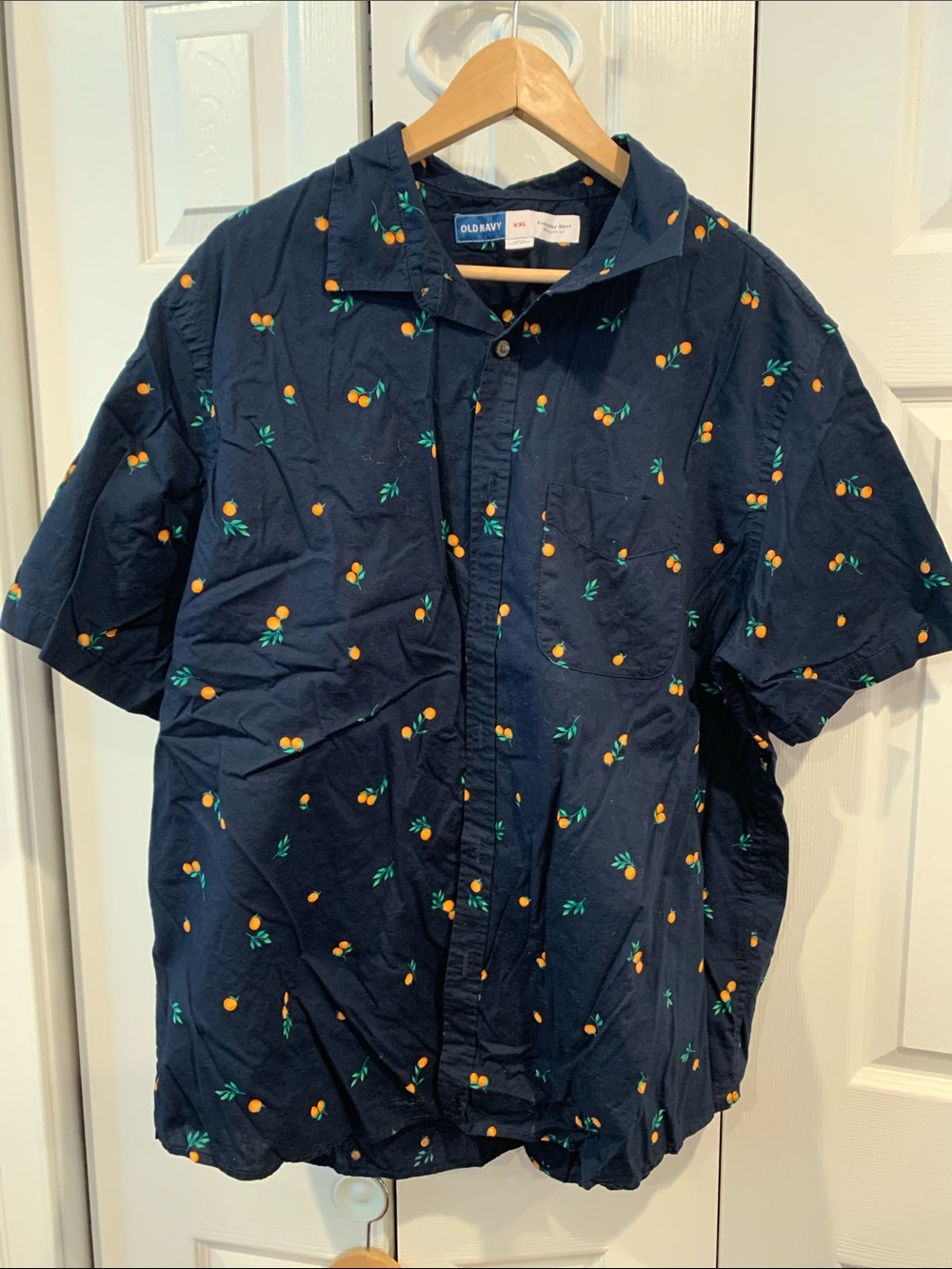 Old Navy Navy Short-Sleeve Button-Up Shirt with Orange Dot Print